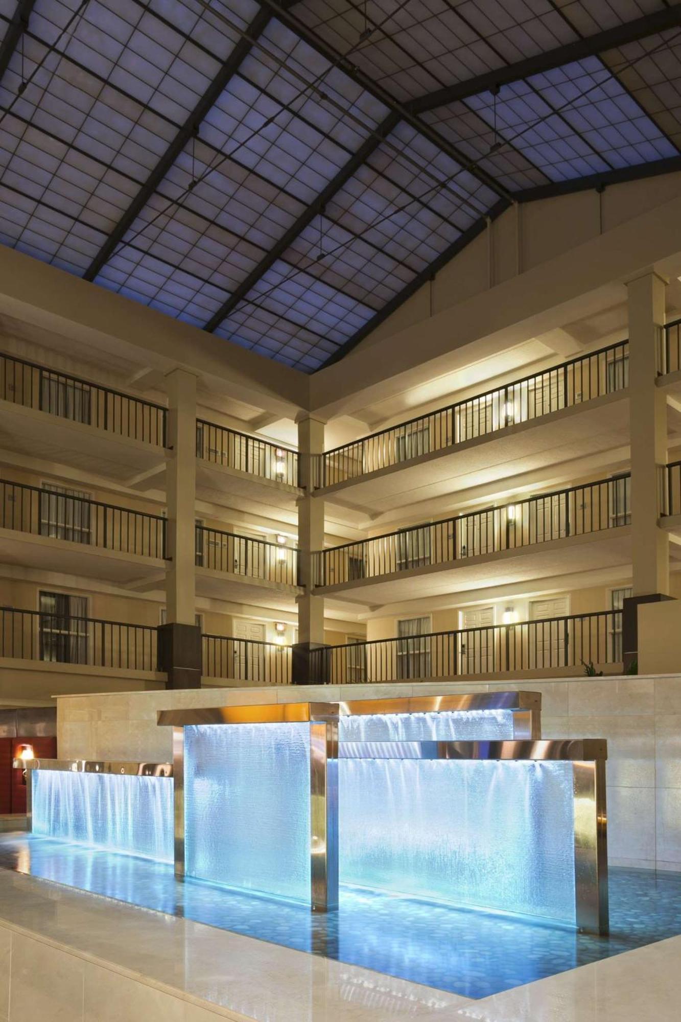 Embassy Suites Cleveland - Beachwood Exterior photo